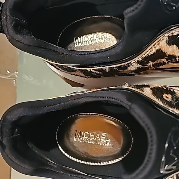 Michael Kors Sneakers - Picture 7 of 7